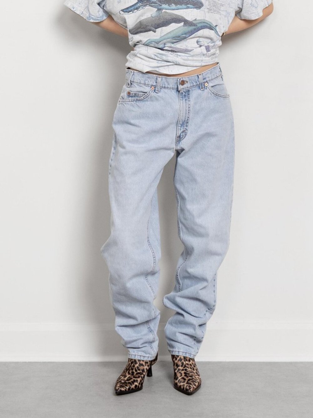 Vintage Levi's 560 Baggy Jeans, Faded Denim, Relaxed Fit (W32 L36)